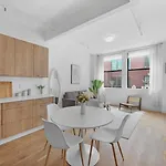 Beautifully Renovated 1 Bedroom In Prime Manhattan