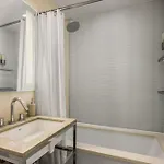 Chic Nyc Retreat Beside Broadway