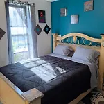 Cozy 2 Bedroom Apartment In Thriving Crown Heights Area