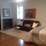 Historic Striver\'S Row Apartment