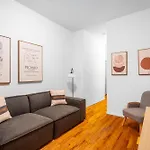 2-Bedroom Apartment In Hells Kitchen - Manhattan!