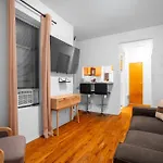2-Bedroom Apartment In Hells Kitchen - Manhattan!