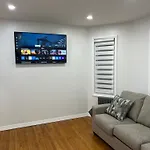 Cozy 2-Person Apartment Near Jfk Airport & Shopping Area