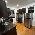 Cozy 2-person Near Jfk Airport & Shopping Area