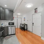 Spacious 3Br Apt With Quick Manhattan Access And Free Parking