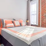 Apt5 - East Harlem, Manhattan By Monthier *