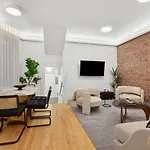 Spacious 1-Bedroom Retreat Near Central Park