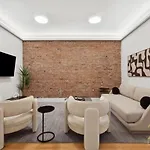 Spacious 1-Bedroom Retreat Near Central Park