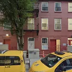 Minimalist Midtown West Studio In Central Manhattan