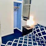 3 Bedrooms Huge In Lic, Very Next To Manhattan