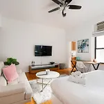 Bright And Comfy In Nyc Apartment