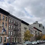 Room In A 2 Bedrooms Apartament Long Island City, Kitchen And Bathroom Shared With Very Nice Host