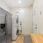 Impeccable 1br Unit In Brooklyn Apartment