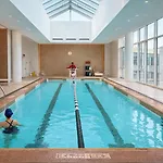 Elegant Long Island City Studio With Skyline Views