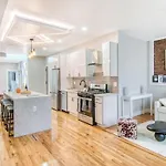 Pent House On Bruckner New Luxe 2br 2ba King Bed Fast Wi-fi 15 Mins To Times Square Apartment