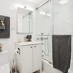 Charming Ues 1br Duplex Near Park Apartment *