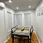 Cozy 2-person Near Jfk Airport & Shopping Area Apartment New York