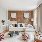 Pent House On Bruckner New Luxe 2br 2ba King Bed Fast Wi-fi 15 Mins To Times Square *