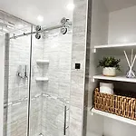 Cozy 2-person Near Jfk Airport & Shopping Area Apartment New York