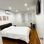 Cozy 2-person Near Jfk Airport & Shopping Area *