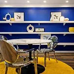 Apartment Modern Loft Apartments, Stylish Design Near Midtown *