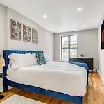 Pent House On Bruckner New Luxe 2br 2ba King Bed Fast Wi-fi 15 Mins To Times Square New York
