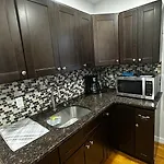 Apartment Cozy 2-person Near Jfk Airport & Shopping Area