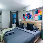 Apartment Elegant Park - 4 Bedroom Self Check-in *