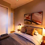 Elegant Park - 4 Bedroom Self Check-in Apartment *