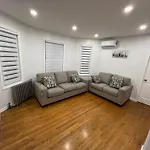 Cozy 2-Person Apartment Near Jfk Airport & Shopping Area