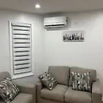 Apartment Cozy 2-person Near Jfk Airport & Shopping Area