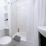 Brand New 3Br 2Ba Next To Central Park, Elevator