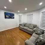 Cozy 2-person Near Jfk Airport & Shopping Area * New York
