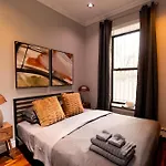 Elegant Park - 4 Bedroom Self Check-in New York