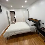Cozy 2-person Near Jfk Airport & Shopping Area *
