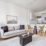 Blueground Hells Kitchen City View Nr Central Park Nyc-1506