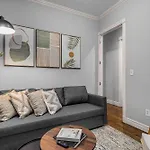 Bold Manhattan Base In Prime Nolita