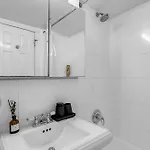 Bold Manhattan Base In Prime Nolita