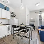 Lovely 2Bed And 2Bath With Unbeatable Location