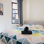 Apartment 4 Bedroom Paradise Next To Park
