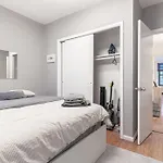 Charming 3bd In Manhattan Apartment