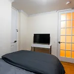 Modern Apartment By Central Park - 3 Br