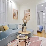 Urban 2Br Comfort Unit Near Central Park