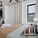 2 Bd Tranquil Unit Close To Park Apartment