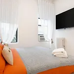 Aura Style 3bd At Times Square Manhattan New York