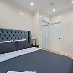 Amazing Location Murray Hill 3 Bedroom Apartment ,June To Aug 90 Days Stay Required