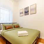 Aura Style 3Bd Suite At Times Square Manhattan