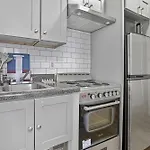 2 Bd Tranquil Unit Close To Central Park
