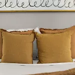 Chic Nyc Retreat Beside Broadway & Iconic Sights