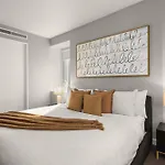 Chic Nyc Retreat Beside Broadway & Iconic Sights Apartment